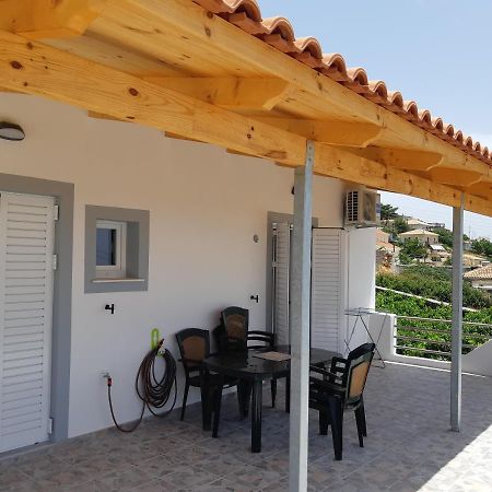 Α Peaceful Nest Apartment Volímai Екстериор снимка