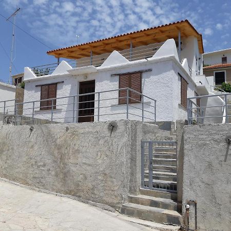 Α Peaceful Nest Apartment Volímai Екстериор снимка