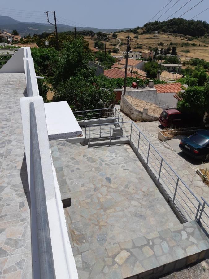 Α Peaceful Nest Apartment Volímai Екстериор снимка