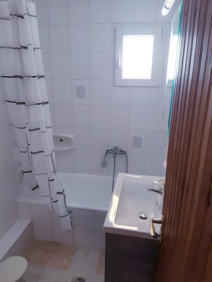 Α Peaceful Nest Apartment Volímai Екстериор снимка