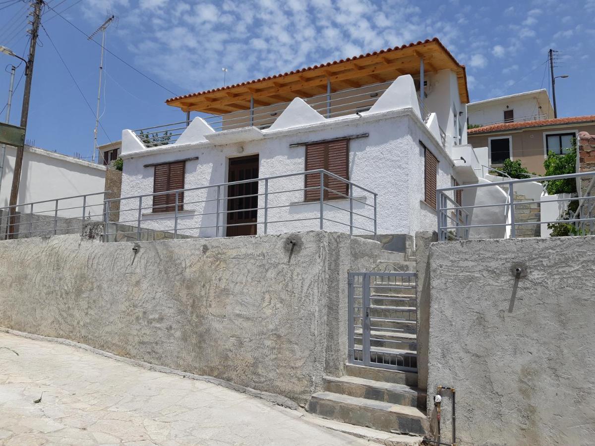 Α Peaceful Nest Apartment Volímai Екстериор снимка